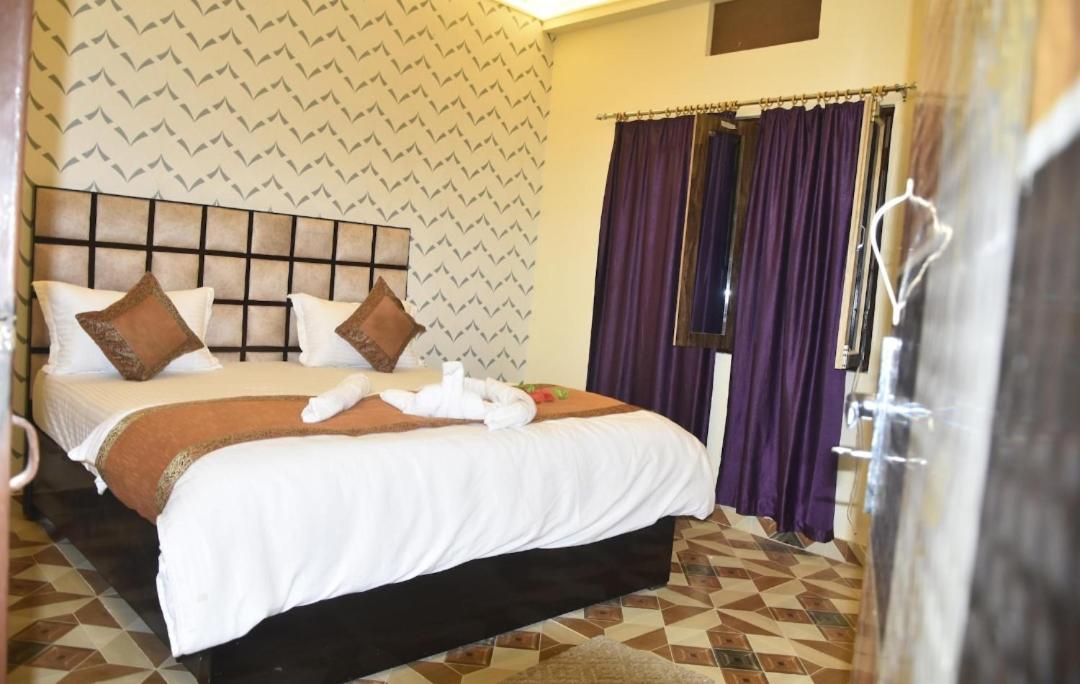 De Costa Palace - Pick And Drop Available Varanasi Exterior foto