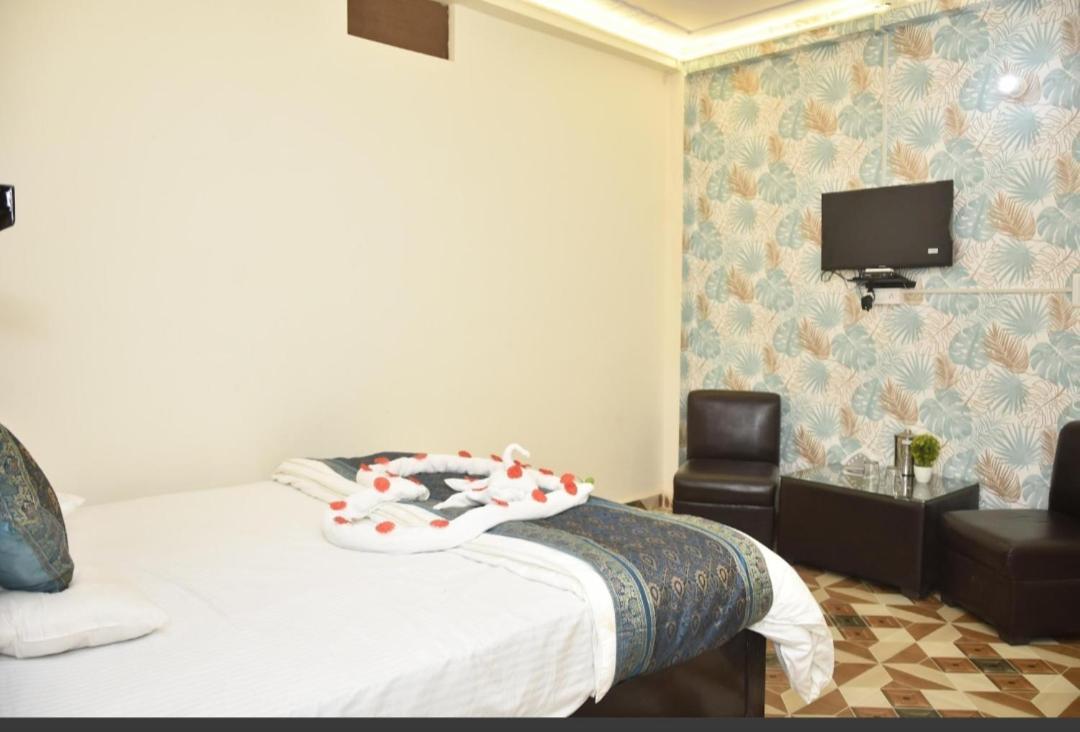 De Costa Palace - Pick And Drop Available Varanasi Exterior foto
