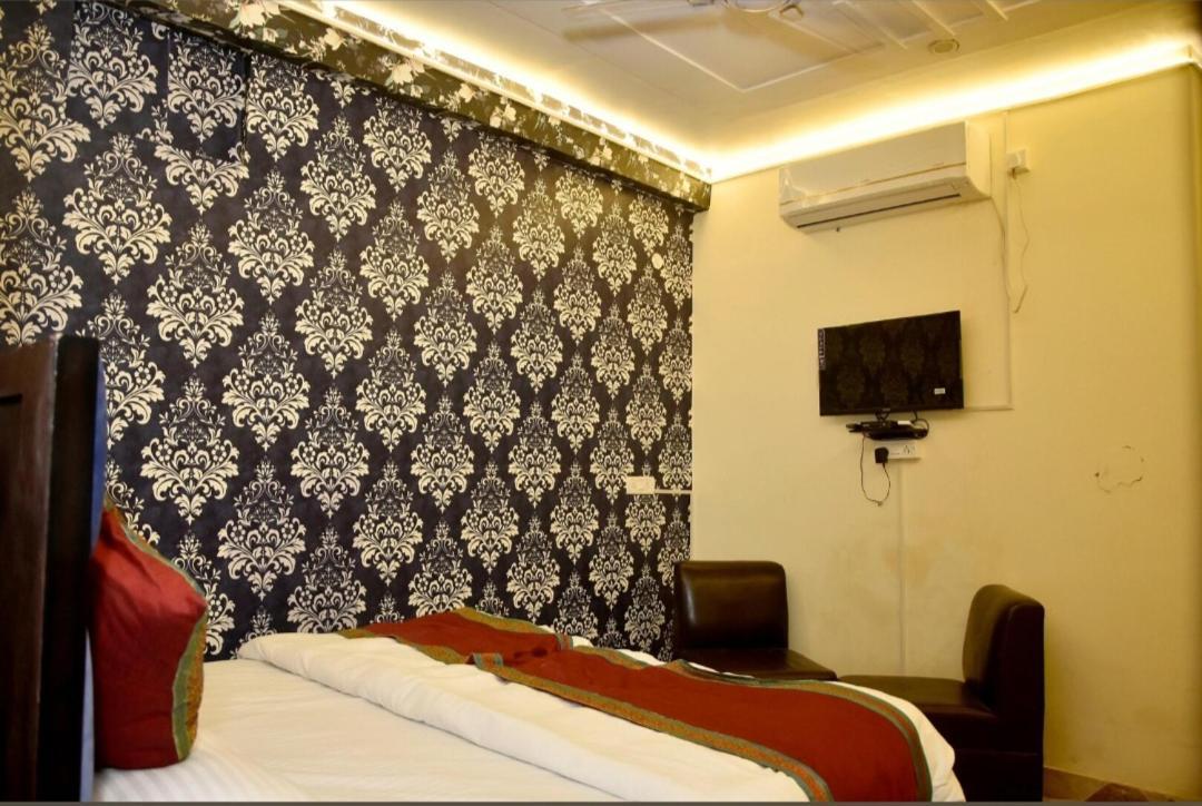 De Costa Palace - Pick And Drop Available Varanasi Exterior foto